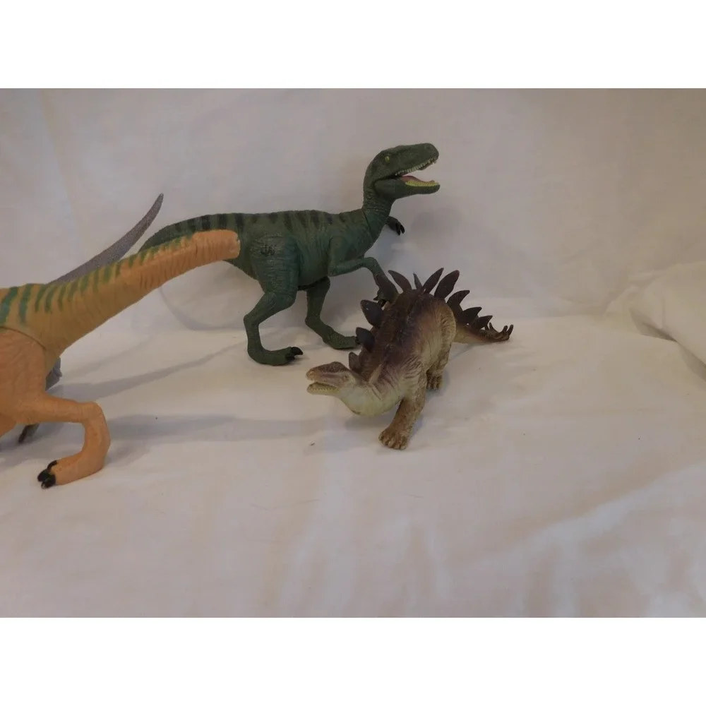 Jurassic World Dinosaur lot of 3 10